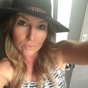 Meet your Posher, Christy